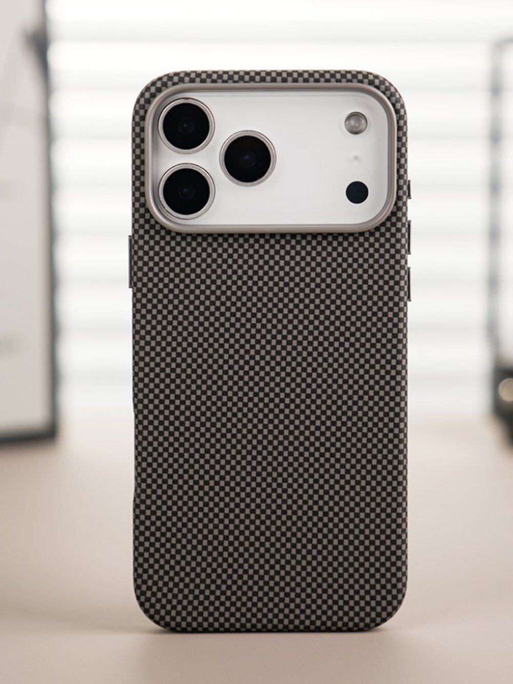 Luxury Carbon Fiber Magnetic Phone Case for iPhone 17 Pro Max Gray/Black - Picture 2 of 6